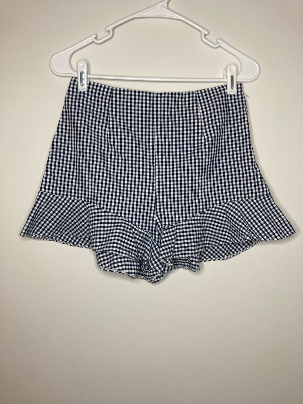 Zara Women’s Navy and White Gingham Ruffle Hem Shorts size S